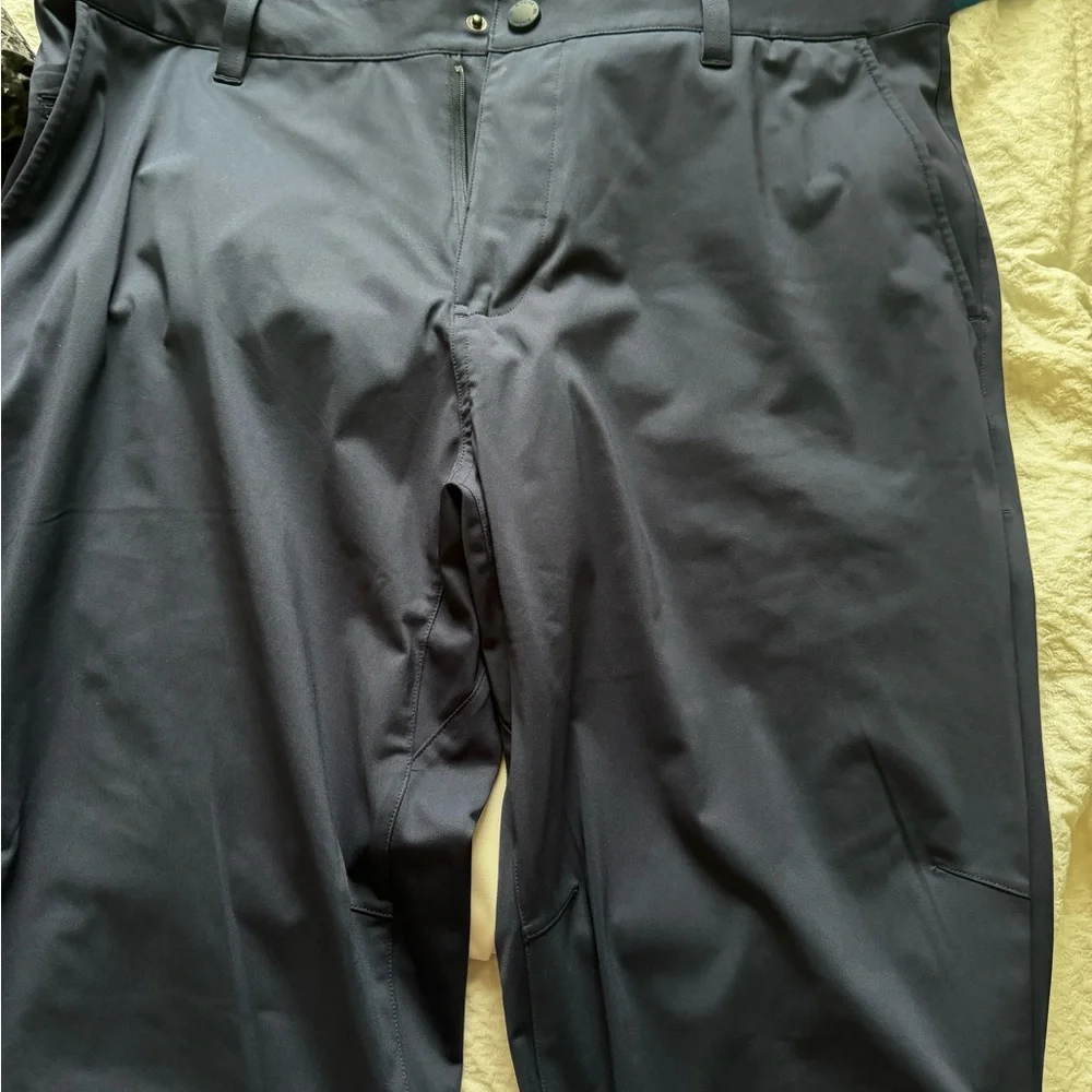 Rhône Commuter Navy 35x33  EUC - Picture 1 of 5